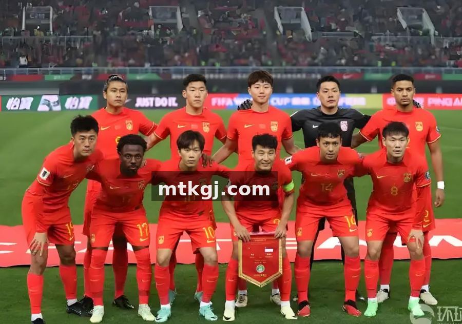 欧冠小组赛战术前瞻：高位压迫与低位防反的博弈全景解读